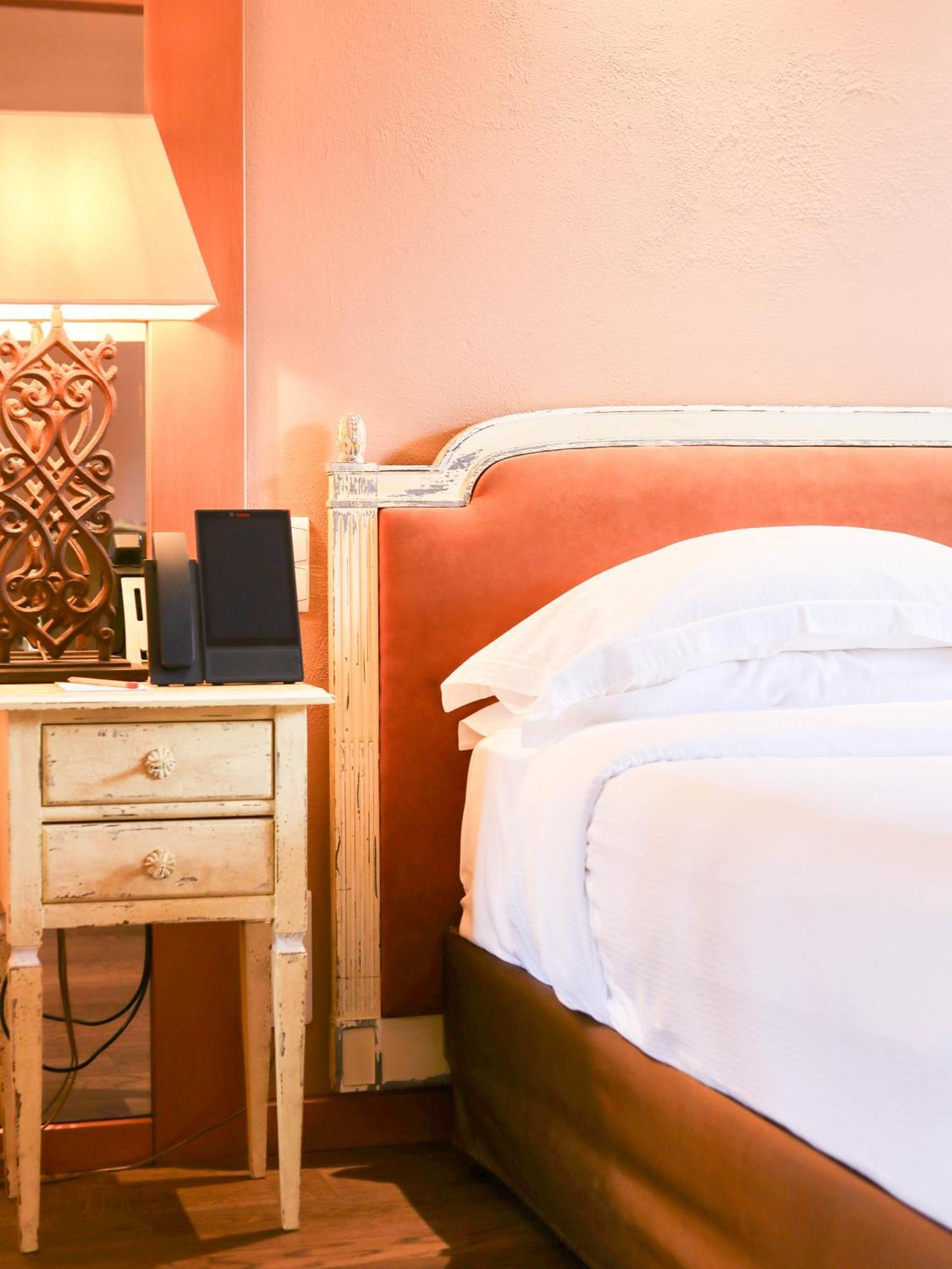 Hotel La Mandarine Сен-Тропе Экстерьер фото